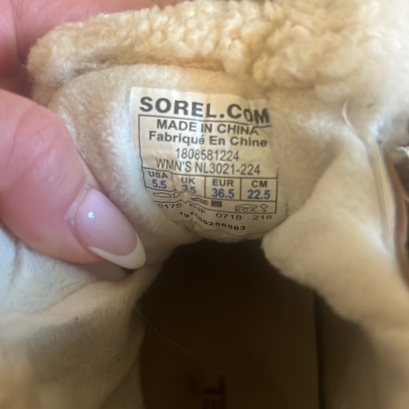 Women’s Sorel wedge boots - Picture 7 of 7